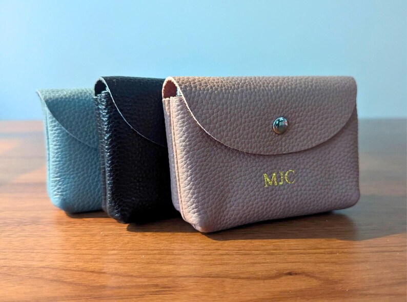 Coin purse color options.