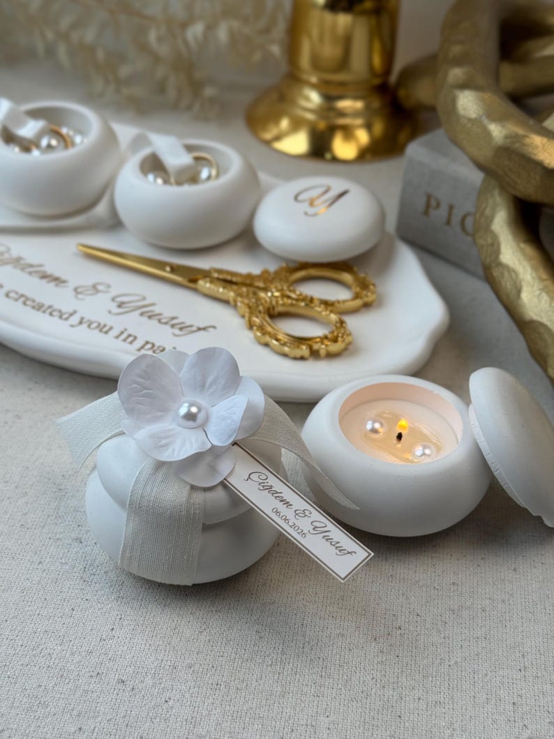 Cadeau de bougie en béton • Cadeau de fiançailles ou de mariée • Style minimaliste ou élégant image 1