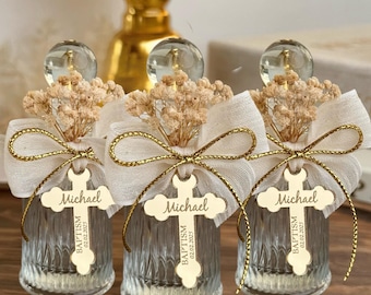 Botella personalizada para recuerdo de bautizo: Holy Walter, etiqueta con cruz y cinta.