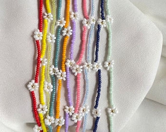 Bunte Blumenkette / Halsketten / Perlenkette aus Blumen / Blumenchoker