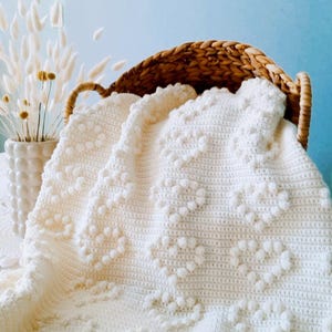 Easy Crochet Bobble Heart Blanket Pattern, Love Heart Blanket Pattern, DIY heart Blanket, White Soft Blanket, Love Heart blanket pattern.