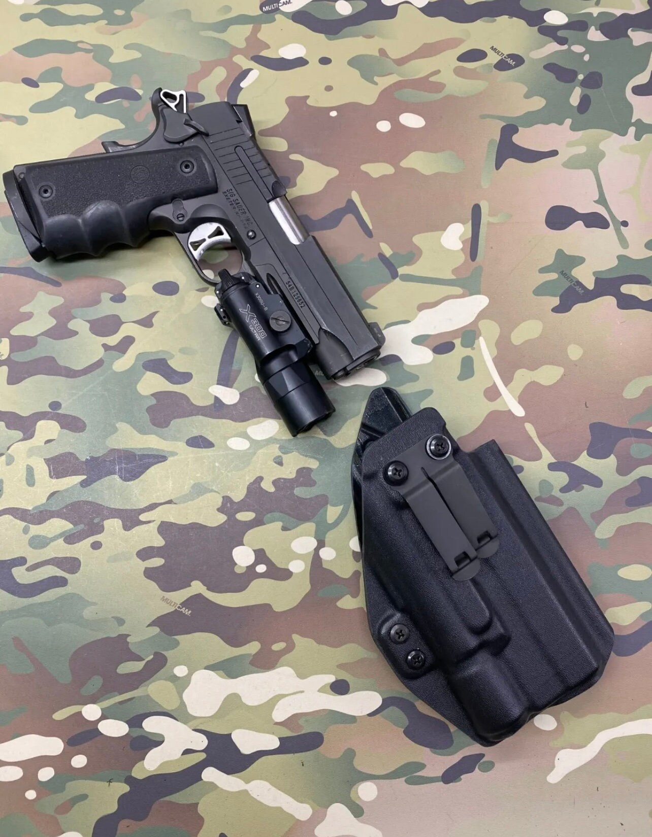 Holster Islander Black Fit Flop main image 0
