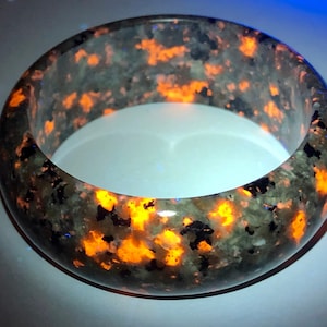 Yooperlite Sodalite Natural Crystal Fluorescent RARE UV Reactive Glowing Gemstone Healing Chakra Bangle 55/57/58/61/62/63/64.2/65.5mm