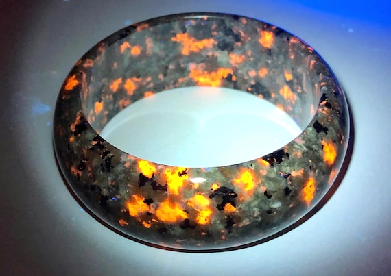 Yooperlite Sodalite Bangle 55/57/58/61/62/63/64.2/65.5mm Natural Crystal Fluorescent RARE UV Reactive Glowing Gemstone Healing Chakra