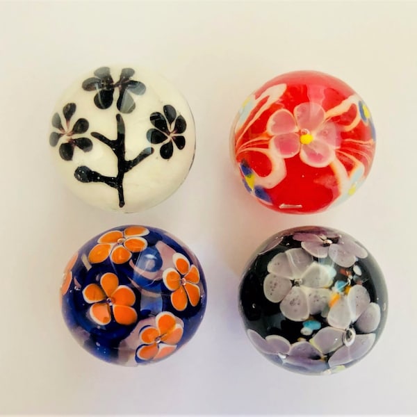 Collection of 4 x Pretty Handmade Glass Marbles 22mm