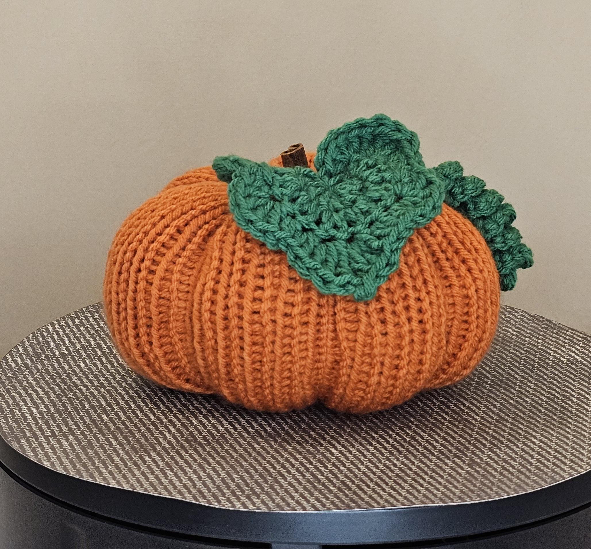 Stuffed Pumpkin With Large Green Leaf and Curly Vine, Cinnamon