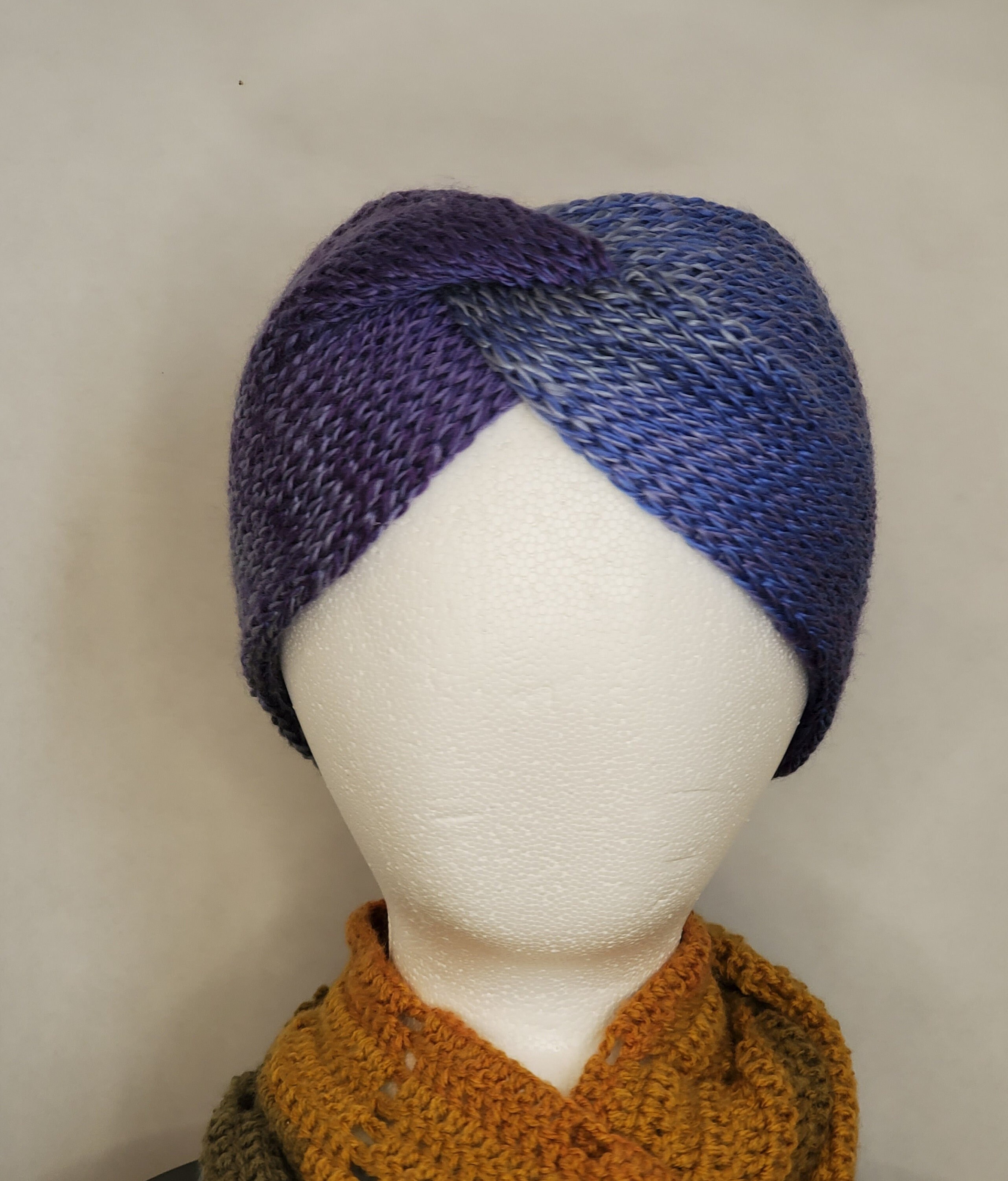 Twist Headband, Cozy Knit Ear Warmer Turban in Yarn Bee  display picture 2
