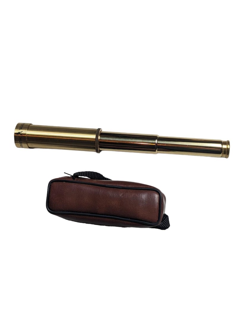 Monocular extensible Johnnie Walker vintage de 25 x 30 mm con estuche, fabricado en Taiwán. imagen 1