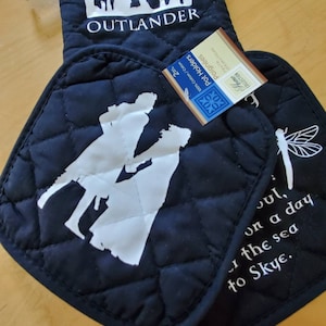 3 peice Jamie and Claire Fraser potholder set, sing me a song, Outlander gift set