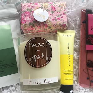 Womens Pamper Gift Hamper - Candle, Hand cream, Bath Soak, Chocolate and Soap