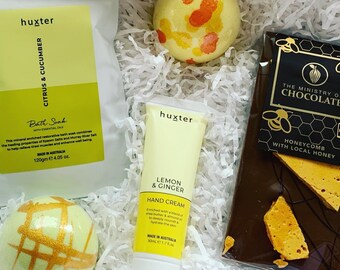 Ultimate Bath Relaxation Pamper Hamper - Bath Bombs, Bath Soak, Chocolate and Hand cream