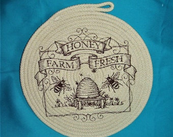 Embroidered Large Bee Rope Trivet: Farmhouse Honey Design Hot Pad