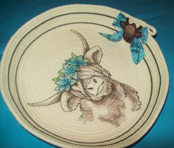Embroidered Highland Cow Rope Bowl: Farmhouse Decor Basket (10 inch)-Lace Bow & Cow Head