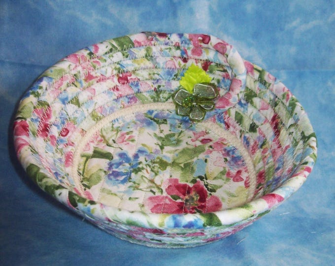 Floral Rope Bowl: Shabby Chic Fabric Trinket Basket with Flower