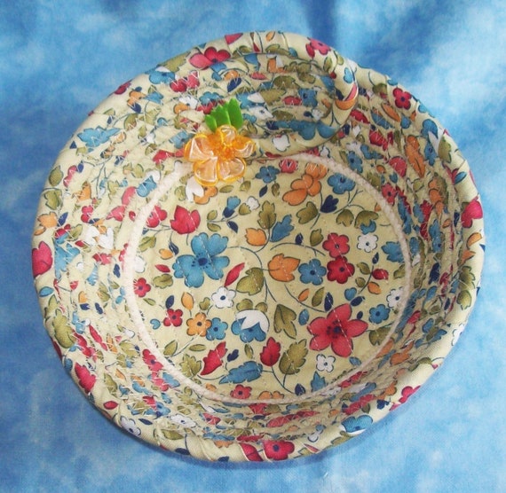 Small Rope Bowl-Floral Trinket Clothesline Bowl-Quilted Fabric Cord Basket-Accessary Bowl-Handmade Gift-jewelry holder-key keeper-candy dish