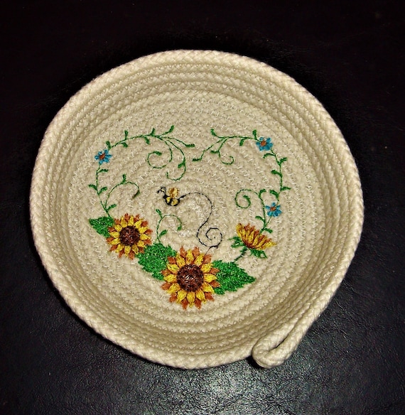Embroidered Sunflower Rope Bowl: Small Bee & Floral Trinket Dish