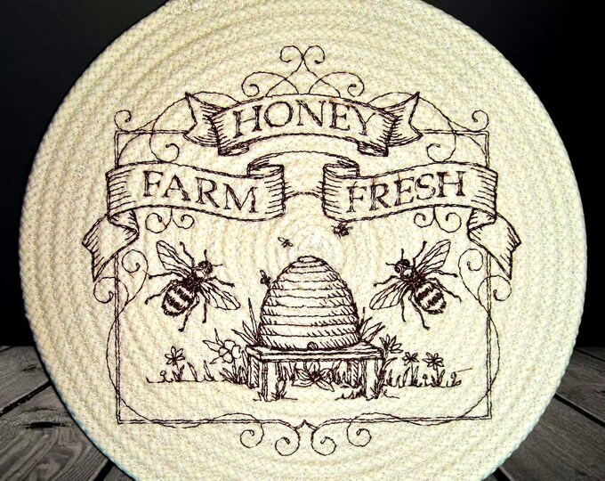 Embroidered Bee Rope Trivet: Farmhouse Honey Design Hot Pad