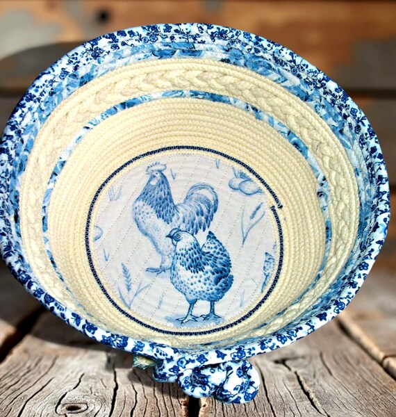 Country Chicken Rope Bowl: Braided Farmhouse Decor Basket-Handmade Gift