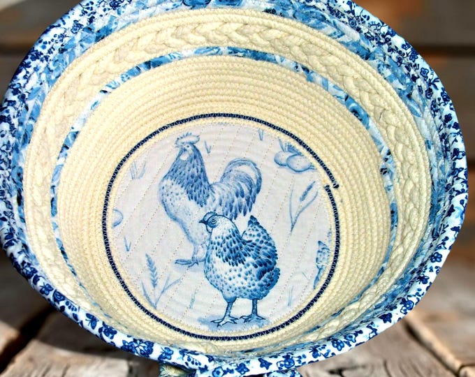 Country Chicken Rope Bowl: Braided Farmhouse Decor Basket-Handmade Gift
