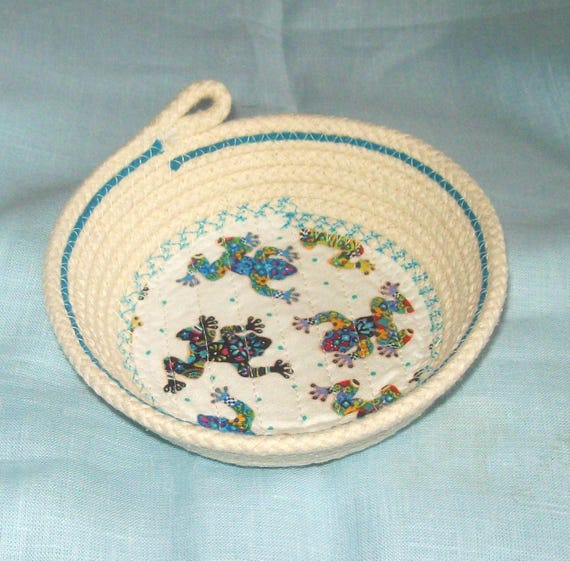 Frogs Trinket Rope Bowl-Jewelry Dish-Clothesline Mini Basket-Handmade-Key Holder-Change Basket-Frog Lover Gift-Wrapped Fabric Cord Organizer
