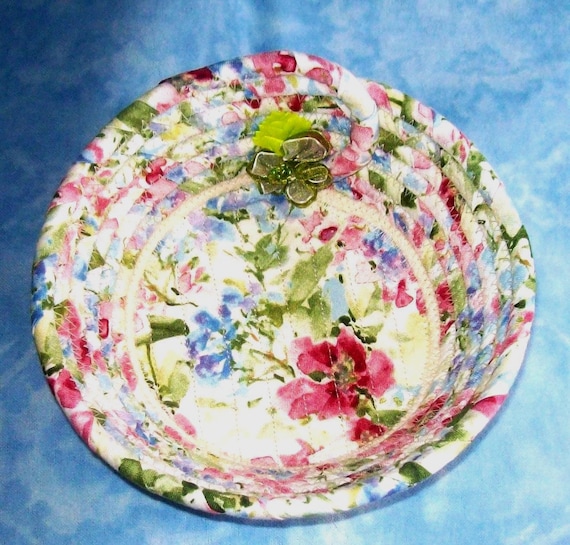 Floral Rope Bowl: Shabby Chic Fabric Trinket Basket with Flower