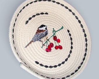 Cuenco de cuerda con carbonero bordado: cesta de cordón de algodón hecha a mano