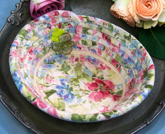 Floral Rope Bowl: Shabby Chic Fabric Trinket Basket with Flower