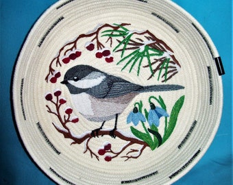 Cuenco de cuerda bordado con diseño de carbonero: cesta decorativa grande