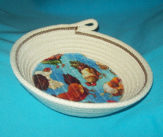 Chickens Rope Bowl-Rooster Hen Trinket Bowl-Coiled Rope Bowl-Barnyard Scene Bowl-chickens in a basket-small farmyard bowl