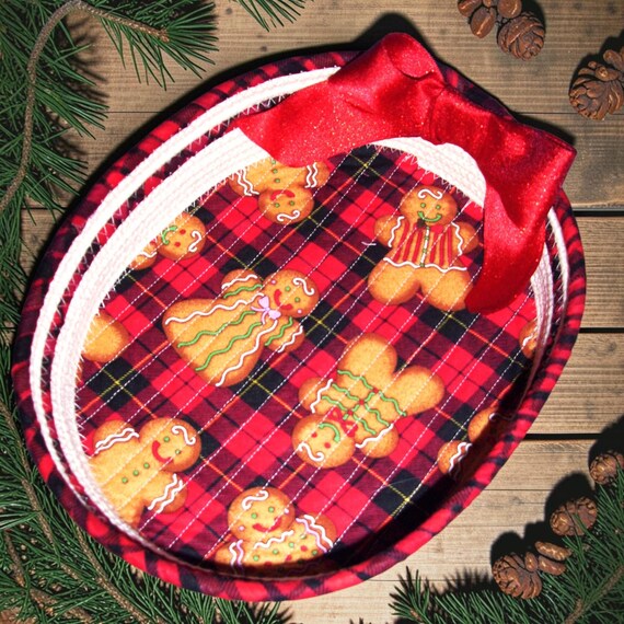 Gingerbread Man Rope Basket: Handmade Checkered Christmas Bowl