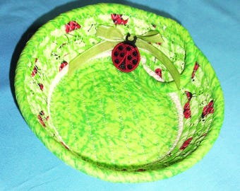 Cuenco de cuerda envuelto en tela con forma de mariquita - Cesta de baratijas verde lima