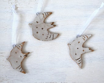 Vogel Weihnachtsschmuck "Drei Schwalben" Handgemachte Keramik, 22k Gold Muster (3er Set)"