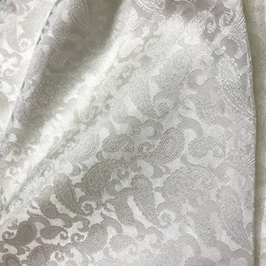 ホワイトピュアマルベリーシルク生地（1ヤードあたり） - 天然シルク - ベトナム製ハンドメイド
