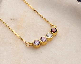 Collier avec pierre de naissance en or 18 carats, collier diamant personnalisé, cadeau d'anniversaire, cadeau pour elle, cadeau d'anniversaire de famille pour maman, cadeau de Noël pour elle