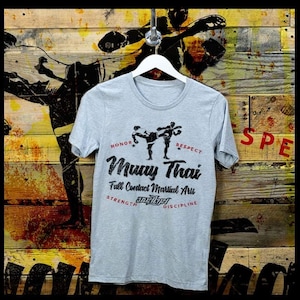 Muay Thai Tailandia Sak Yant luchador respeto y honor Tatuaje Thai Boxer Martial Arts Camiseta