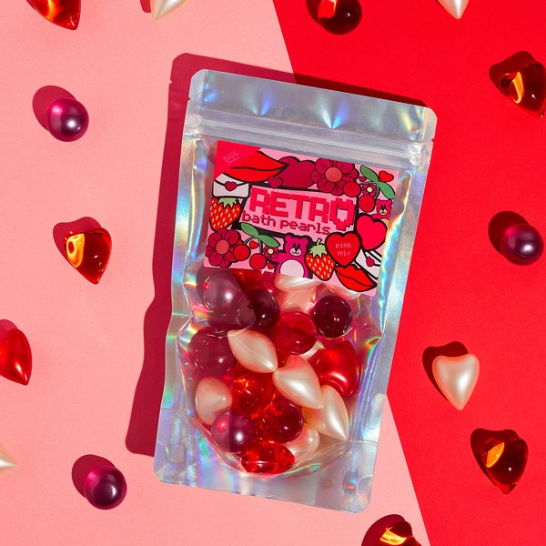 Retro 90's Pink Mix Bath Pearls. 30 Heart and Round Bath Pearls. Cherry Hearts, Strawberry Hearts, Vanilla Hearts, Lychee and Lotus Pearls.