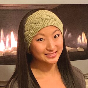Single cable, hand knit headband/earwarmer
