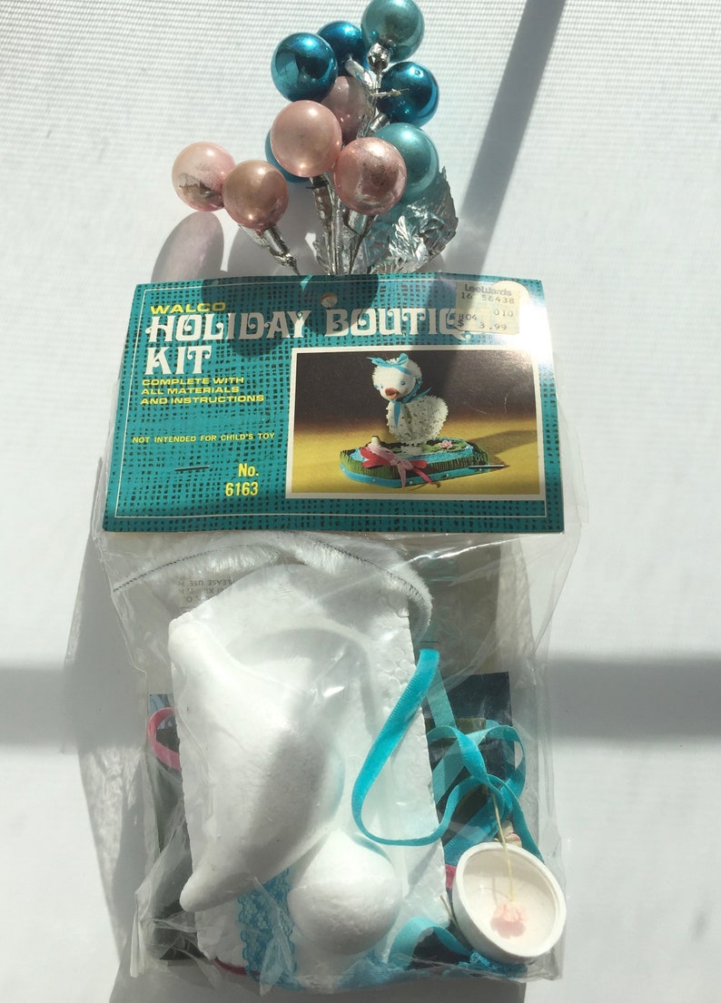 Walco Holiday CANDLELIGHT Vtg Sequin Bead Christmas Ornament Kit NOS MCM Walco Holiday CANDLELIGHT Vtg Sequin Bead Christmas Ornament Kit NOS MCM