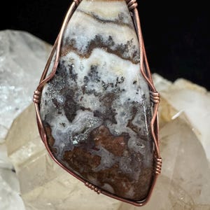 Rhyolite Jasper Wire Wrapped Necklace - Rustic Stone Pendant, USA Handmade Boho Chic Gift imagem 6