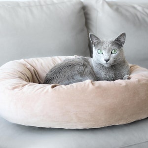 calming velvet cat bed