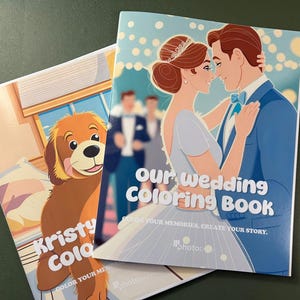 Może przedstawiać: Dwa kolorowanki, jedna z kresk&oacute;wkowym psem i tekstem "Kristy Colo", a druga z kresk&oacute;wkową parą i tekstem "Our Wedding Coloring Book".
