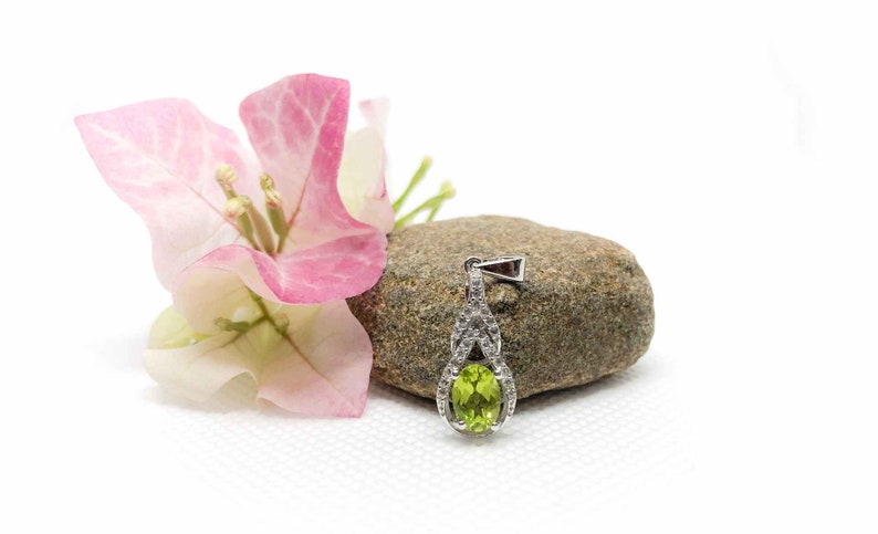 Natural Sri Lankan gems Cute jewelry for her Various Pendant designs High quality beautiful items Gemstone Pendant for Necklace