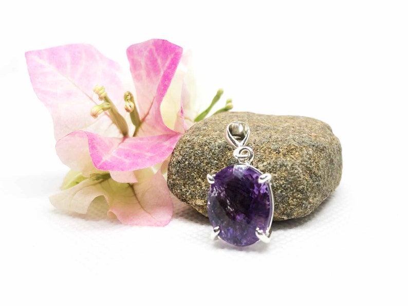 Natural Sri Lankan gems Cute jewelry for her Various Pendant designs High quality beautiful items Gemstone Pendant for Necklace