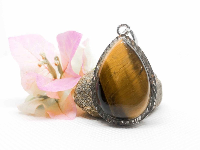 Natural Sri Lankan gems Cute jewelry for her Various Pendant designs High quality beautiful items Gemstone Pendant for Necklace