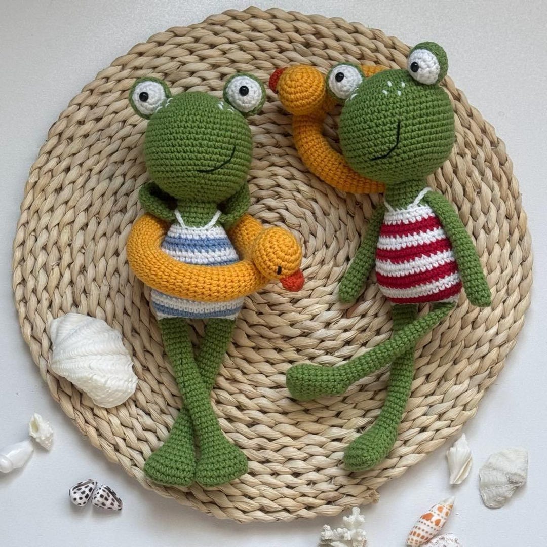 あみぐるみ「୨୧RIBBON୨୧」 Crochet Funny Green Frog With Duck Life Preserver, Crazy Frog