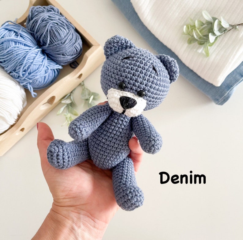 Gefüllter Teddybär, gehäkelter Teddybär, Bär benutzerdefinierte Spielzeugtier, Baby-Duschegeschenk, Neugeborenen Requisiten, Denim