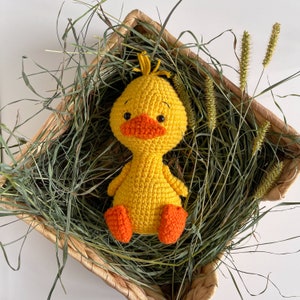 Cute crochet duck plush, Amigurumi yellow duckling, Kavaii soft duck for baby, Newborn gift, Duck baby shower gift,