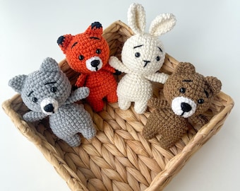 Urso, coelho, raposa, lobo em crochê, bichinhos para decoração de quarto de bebê, lembrancinhas para chá de bebê com tema floresta.
