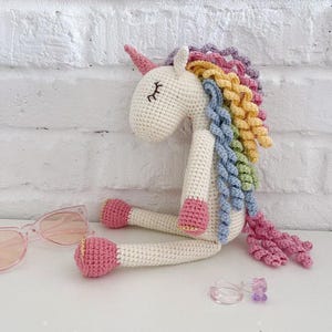 Schattige regenboogeenhoorn, gehaakt eenhoornpluche, eenhoorn verjaardagscadeau, kleurrijke eenhoorn, kerstcadeau voor meisje, dochter, kleindochter