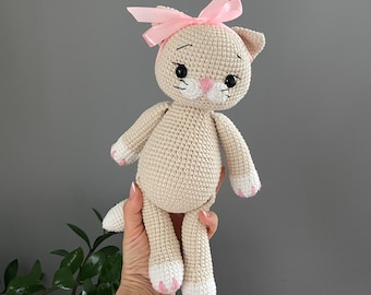 Gehäkelte Katze Plüsch, erstaunliche weiche Kitty, weiß grau beige braunes Kätzchen, Katze Plushie Puppe, 1.